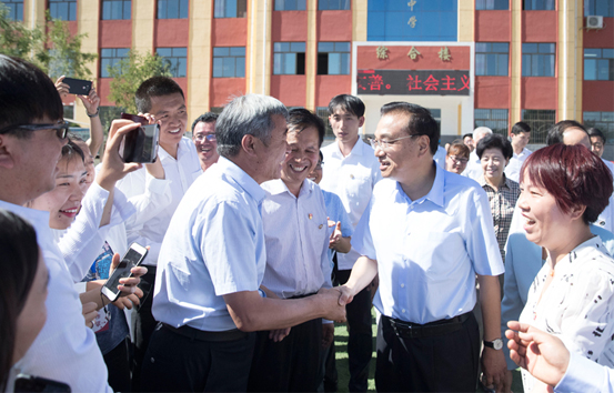 李克強(qiáng)督辦落實(shí)義務(wù)教育教師法定工資待遇：沒(méi)有達(dá)標(biāo)的省份要限期整改達(dá)標(biāo)
